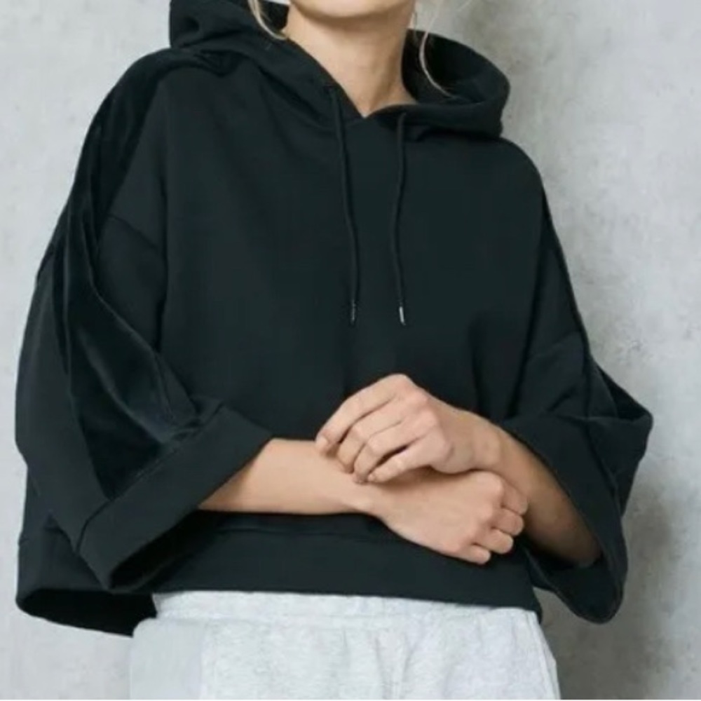Puma Black Extreme Cropped Athletic Activewear Hoodie 4929